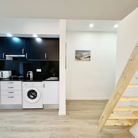 Lemon Tree With Patio Apartment Lisbon