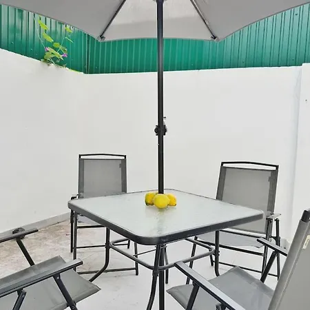 Lemon Tree With Patio Apartment
