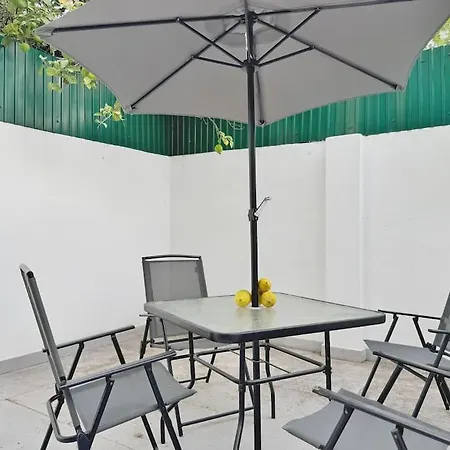 Lemon Tree With Patio Apartman Lisboa